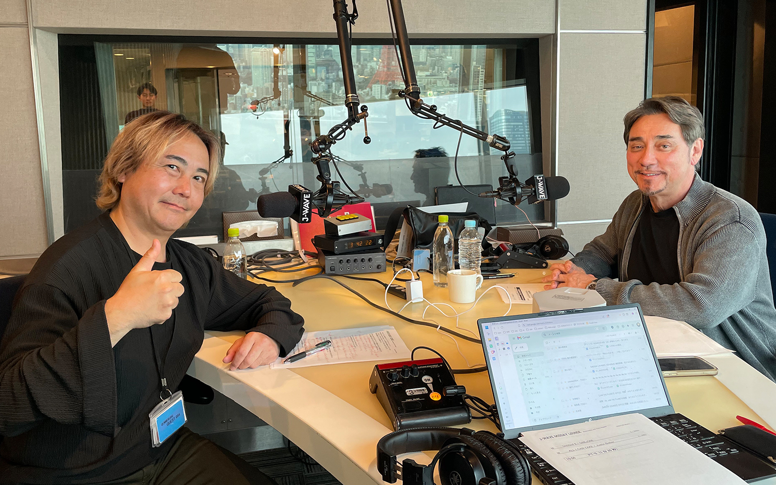 J-WAVE(81.3FM)「MIDDAY LOUNGE」ゲスト出演